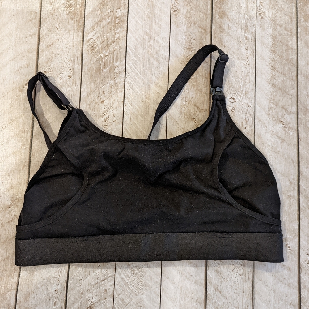 Black pumping and nursing bra